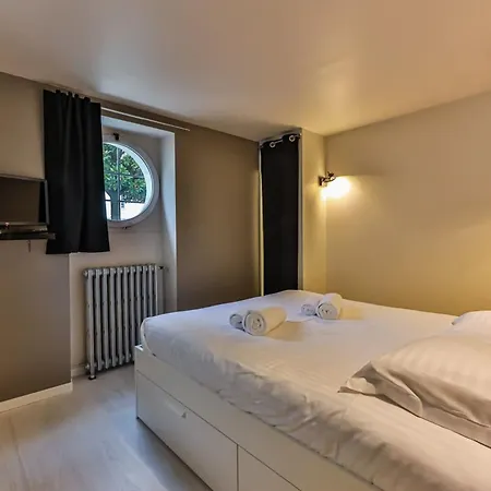 Splendide Maison De 330m Avec Piscine Interieure
