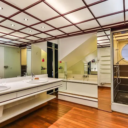 Hébergement de vacances Splendide Maison De 330m Avec Piscine Interieure
